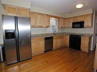 208 S Prospect Ave, Clarendon Hills, IL 60514