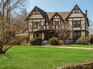 2 Oval Ct, Bronxville, NY 10708