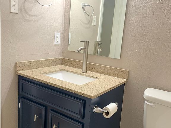 4th image of 1011 Presidio Dr
