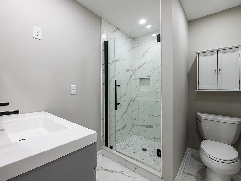 Spacious 2BR/2BA Apartment for Rent 1861 Lyle Ave, Atlanta