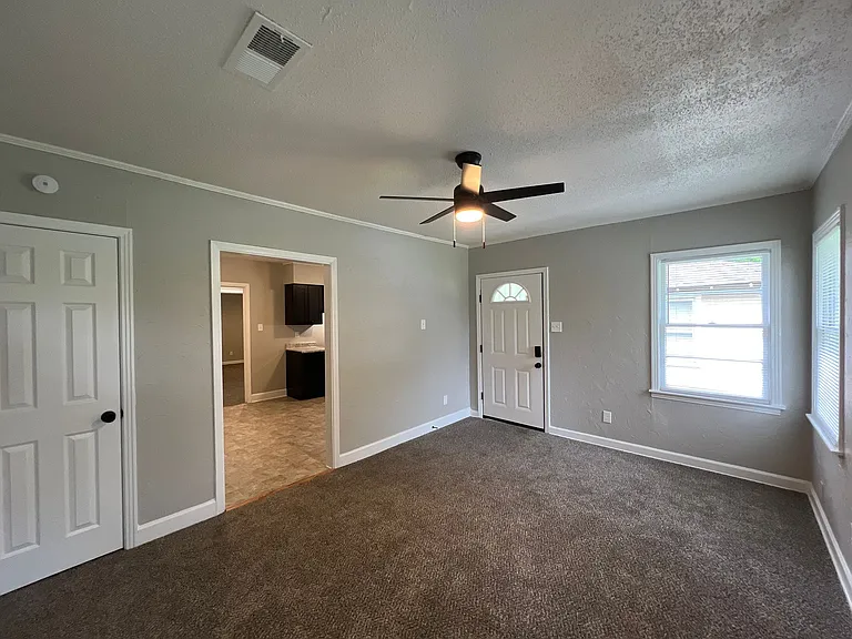 3101 Douglass Ave — Photo 9
