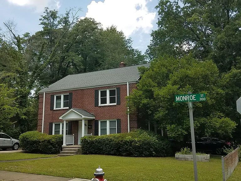201 S Walker St — Photo 1