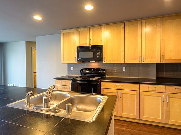 5th image of 717 Belmont Ave E APT 203