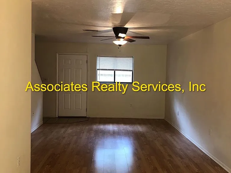 4529 NW 45th Ct — Photo 3