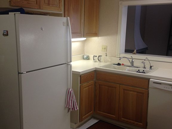 Eat in kitchen
