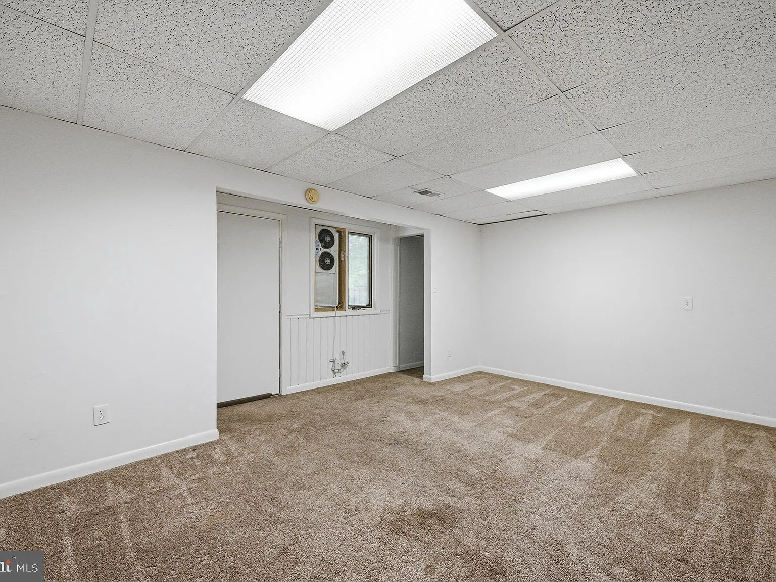 4 bed, 1.5 bath, 1298 sqft, $2,550 — Photo 3