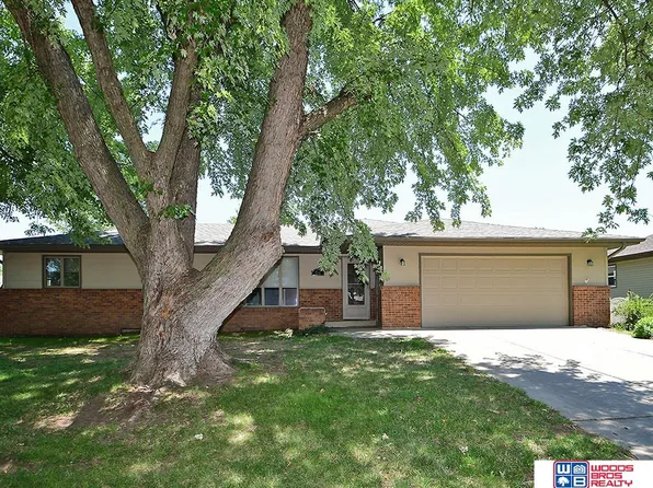 1712 N 15th St, Beatrice, NE 68310