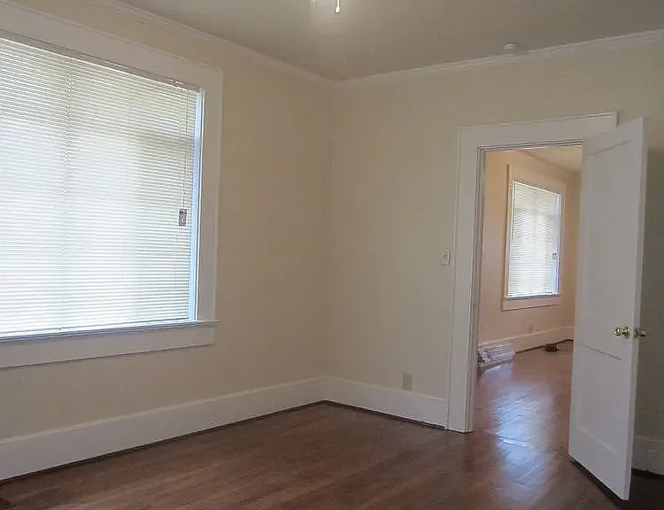 3160 Lake Ave — Photo 6