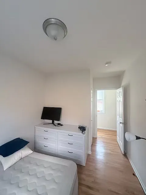 2 bed, 2.5 bath, 5280 sqft, $850 — Photo 4