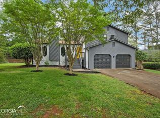 480 Hunters Glen Ct, Lawrenceville, GA 30044