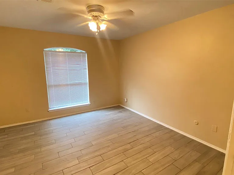 4714 N Cashel Cir — Photo 15
