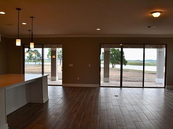 2nd image of 15819 Emerald Pointe Dr