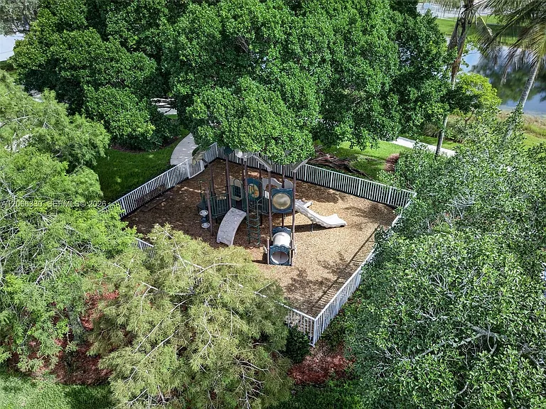 1520 Seabay Rd — Photo 122