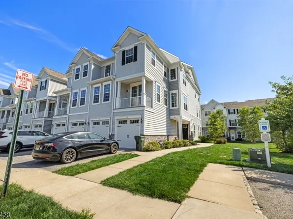 1B Passe Ct, Hillsborough Twp., NJ 08844
