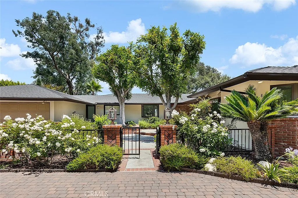 4 bed, 3.5 bath, 2862 sqft, $12,500 — Photo 1