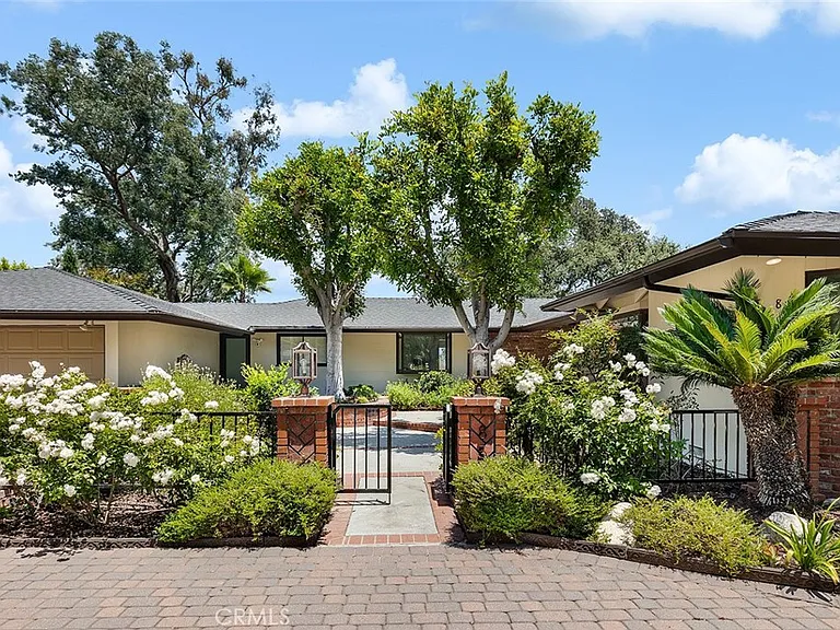 850 Chula Vista Ave — Photo 1