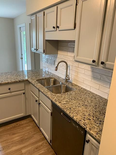 1st image of 6922 Beechmont Ave #9