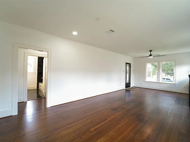 1569 Elliott St — Photo 5