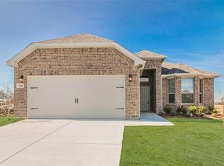 733 Hackamore St, White Settlement, TX 76108
