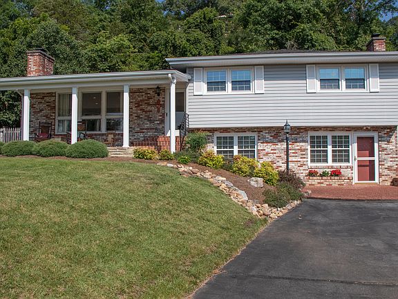 4th image of 400 Knob Hill Dr