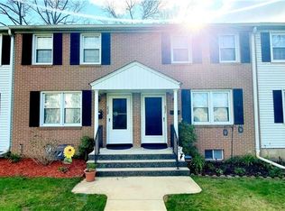 239 Sylvan Knoll Rd, Stamford, CT 06902