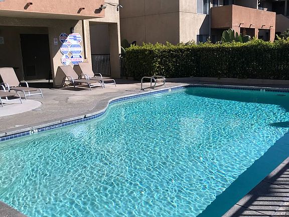 5th image of 533 N Mariposa Ave APT 322