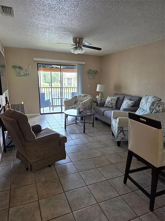 2 bed, 2.0 bath, 893 sqft, $2,800 — Photo 3