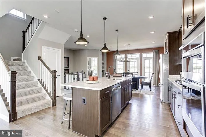158 Whitson Woods Pl — Photo 3