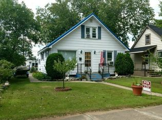 807 N 20th St, Escanaba, MI 49829