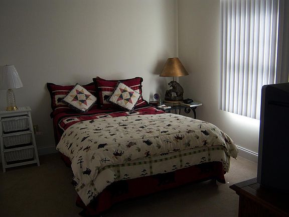 3rd image of 28 Hillary Dr