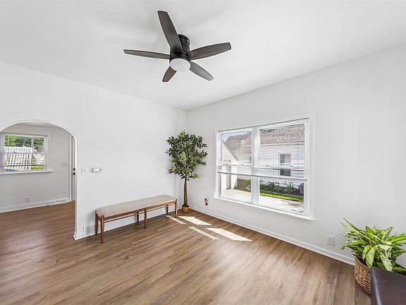 4th image of 313 9th St