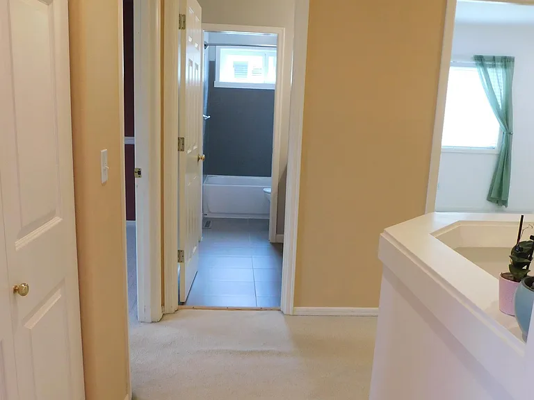 22934 SE 25th Pl — Photo 22