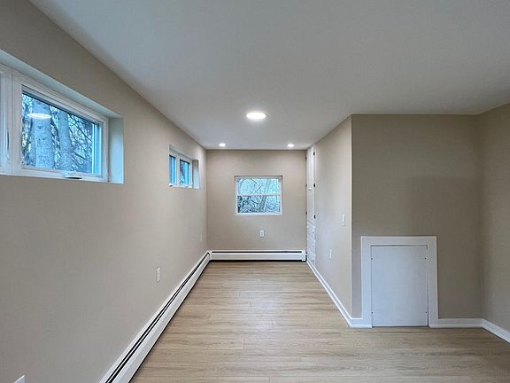 4th image of 706 Hilliker Ct #1
