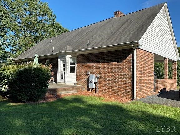 5th image of 163 Chestnut Dr
