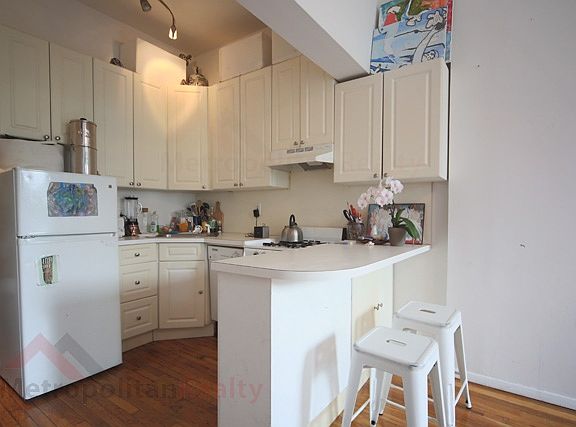 3rd image of 453 7th Ave APT 2C