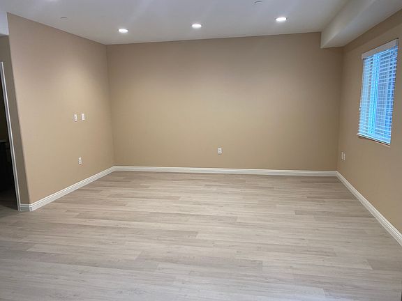 3rd image of 1221 E Lincoln Ave #21