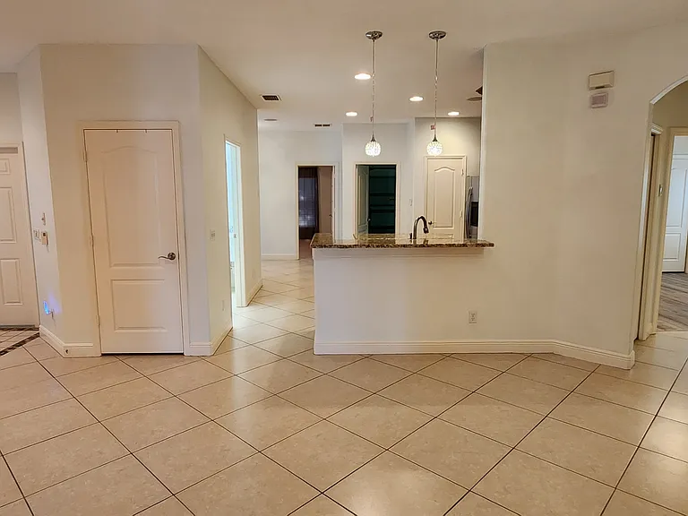 20003 Nob Oak Ave — Photo 6