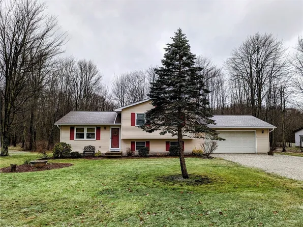 3380 Reichert Rd, Erie, PA 16509