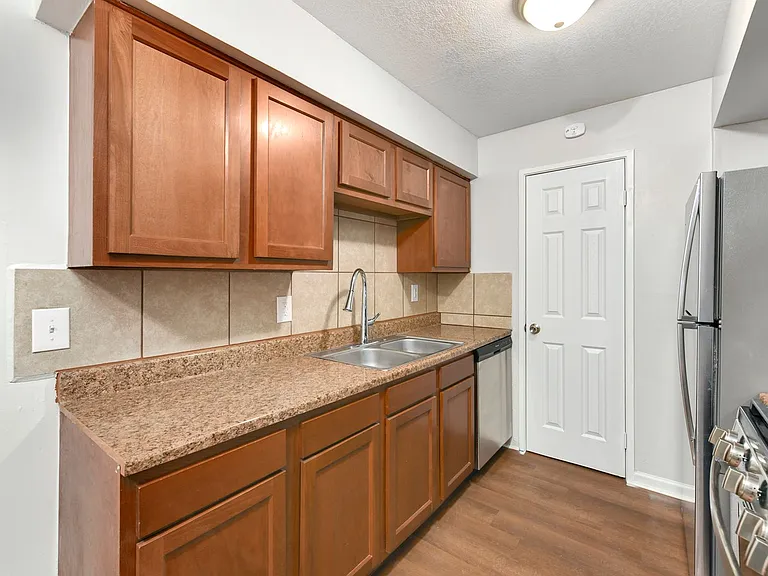 Legend Oaks Gated Community — Photo 54