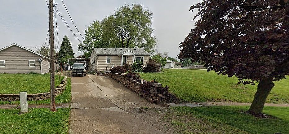 1st image of 1013 3rd Ave W