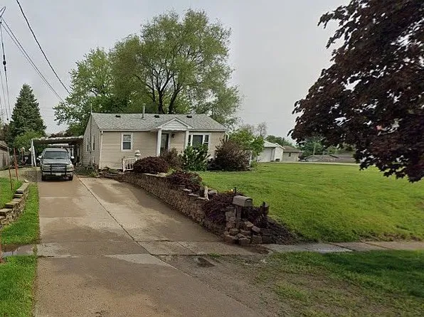 1013 3rd Ave W, Oskaloosa, IA 52577