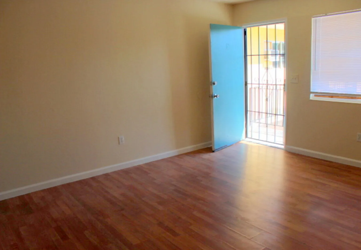 2 bed, 1.0 bath, $1,700 — Photo 2