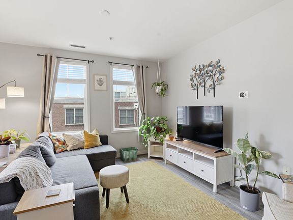 5th image of 181 E Reed Ave APT 304