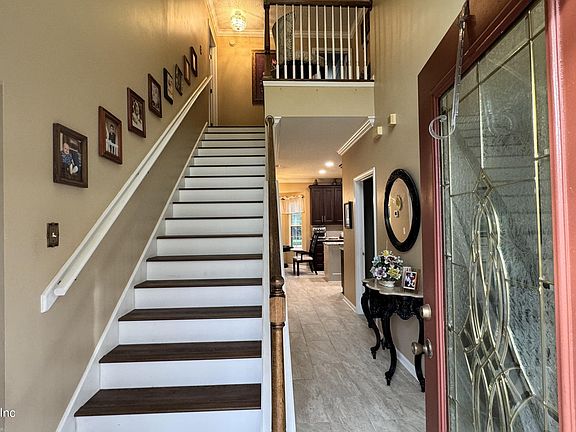 4th image of 608 GRAND PARKE Drive