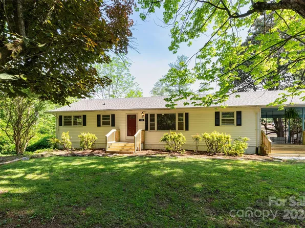 108 Circle Dr, Hendersonville, NC 28739