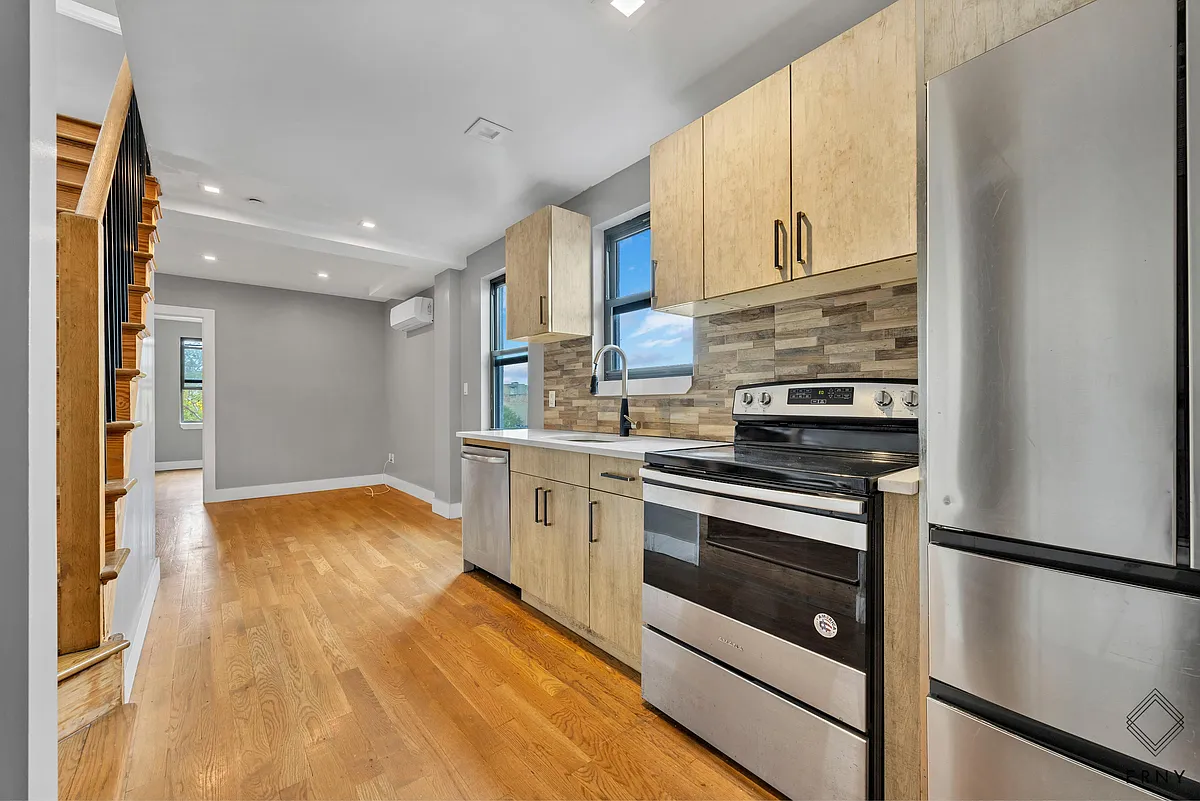 Building Photo - 2019 Union St #4F