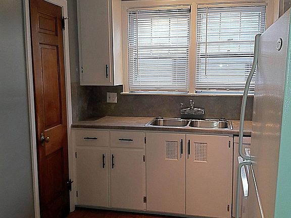 4th image of 437 W Cambourne St