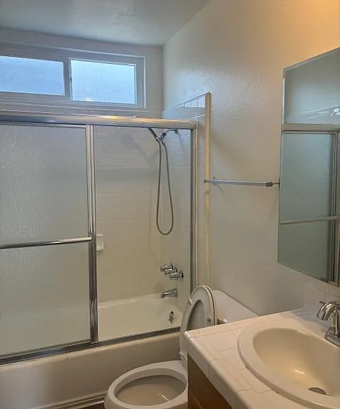 Raymond Manor — Photo 17