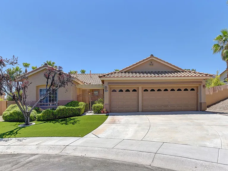 8437 Willowleaf Ct — Photo 1