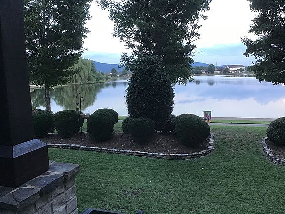 5th image of 3106 Brook Park Dr SE